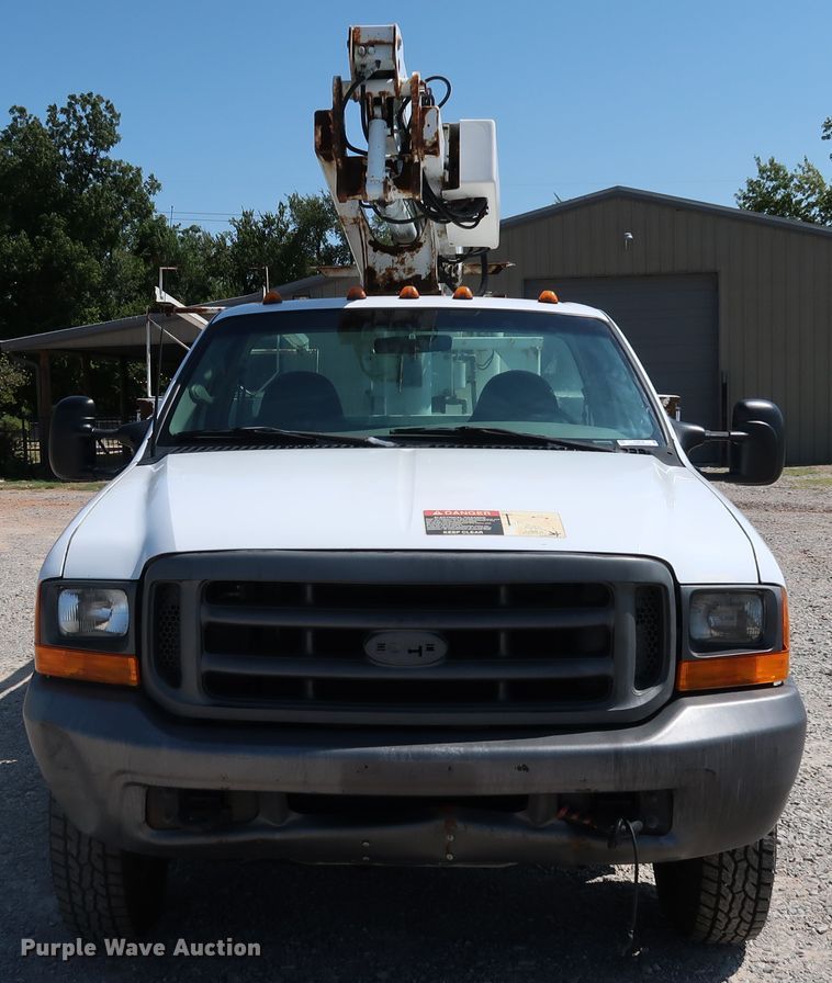 image for item KQ9728 2001 Ford F350 Super Duty XL  bucket truck