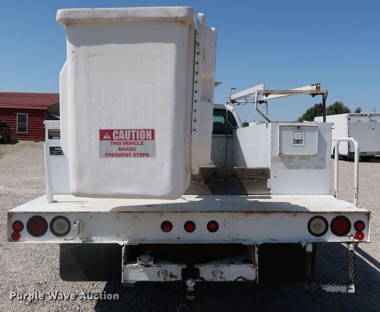 image for item KQ9728 2001 Ford F350 Super Duty XL  bucket truck