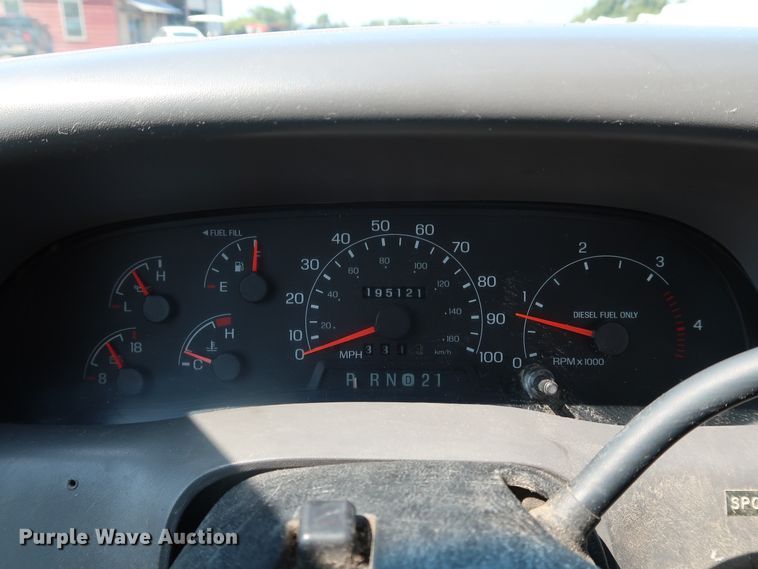 image for item KQ9728 2001 Ford F350 Super Duty XL  bucket truck