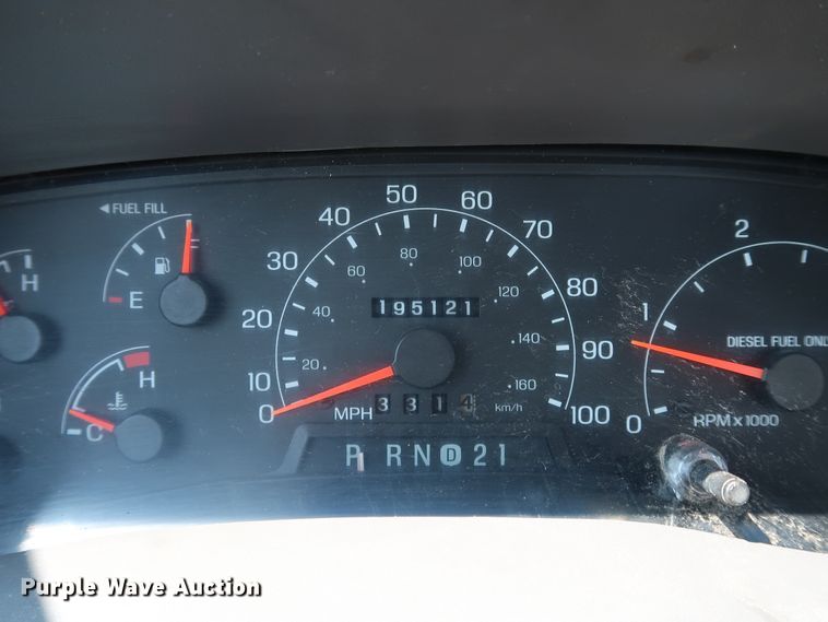 image for item KQ9728 2001 Ford F350 Super Duty XL  bucket truck