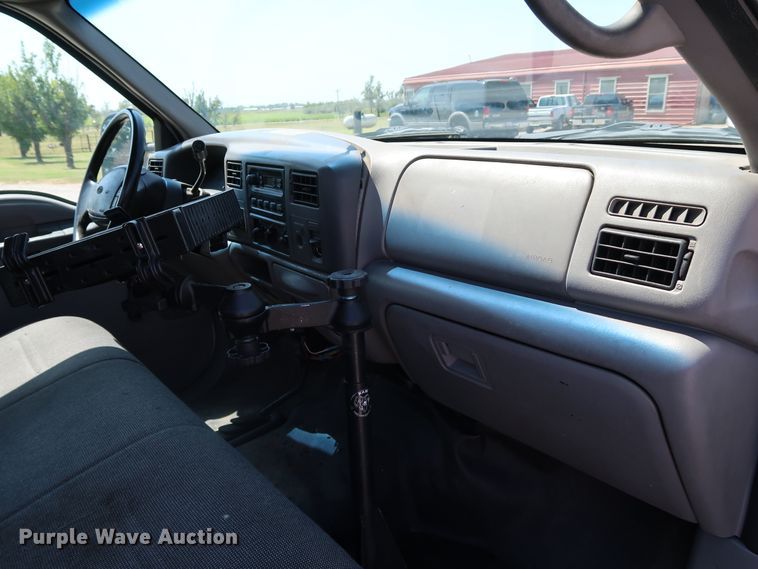 image for item KQ9728 2001 Ford F350 Super Duty XL  bucket truck