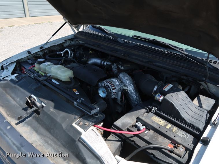 image for item KQ9728 2001 Ford F350 Super Duty XL  bucket truck