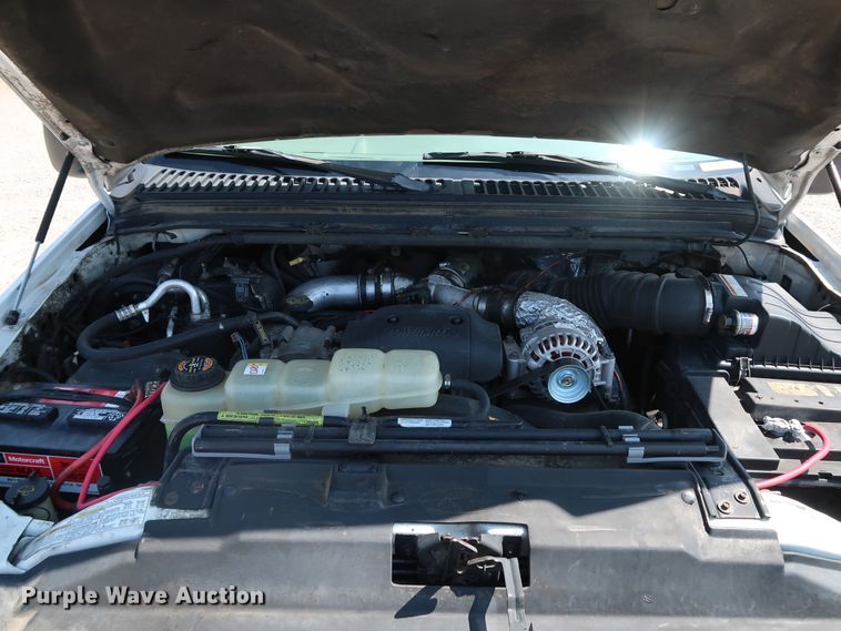 image for item KQ9728 2001 Ford F350 Super Duty XL  bucket truck