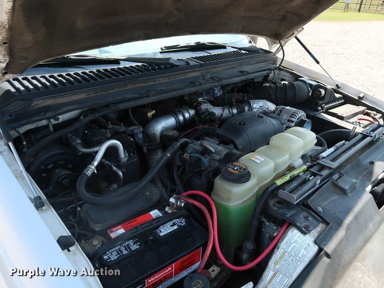 image for item KQ9728 2001 Ford F350 Super Duty XL  bucket truck