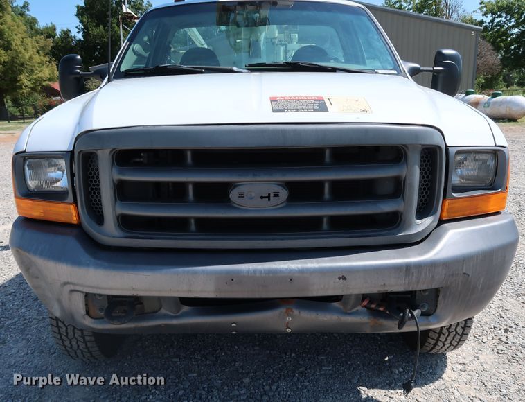 image for item KQ9728 2001 Ford F350 Super Duty XL  bucket truck