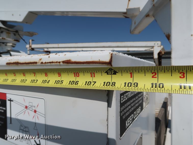 image for item KQ9728 2001 Ford F350 Super Duty XL  bucket truck