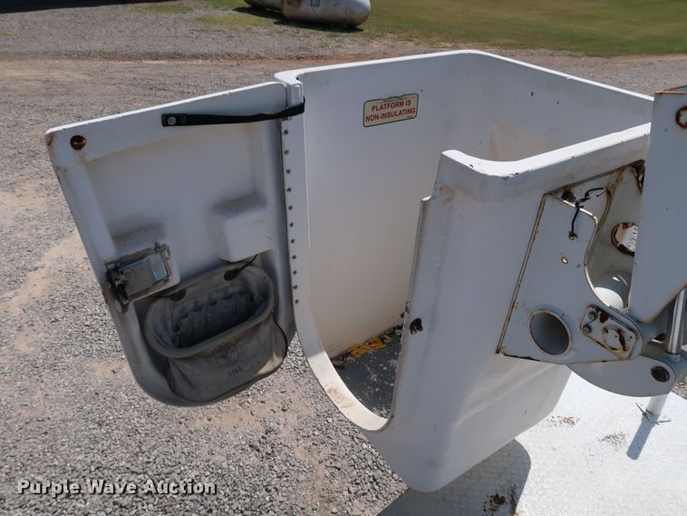 image for item KQ9728 2001 Ford F350 Super Duty XL  bucket truck