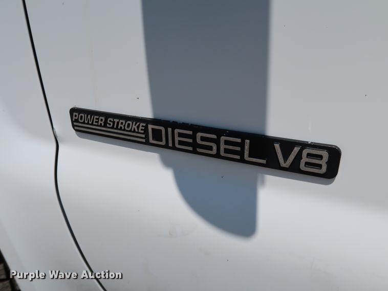 image for item KQ9728 2001 Ford F350 Super Duty XL  bucket truck