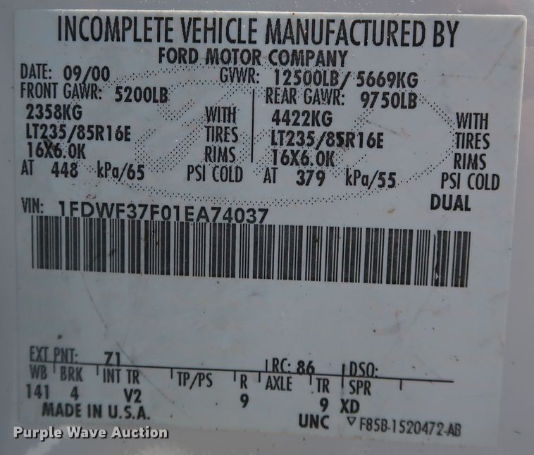 image for item KQ9728 2001 Ford F350 Super Duty XL  bucket truck