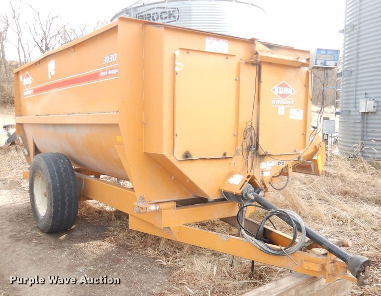 image for item DH8779 Kuhn Knight 3130  feed mixer