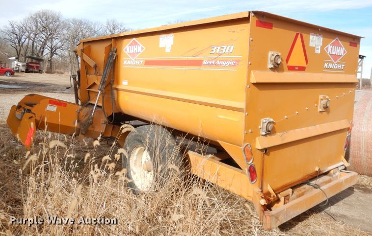 image for item DH8779 Kuhn Knight 3130  feed mixer