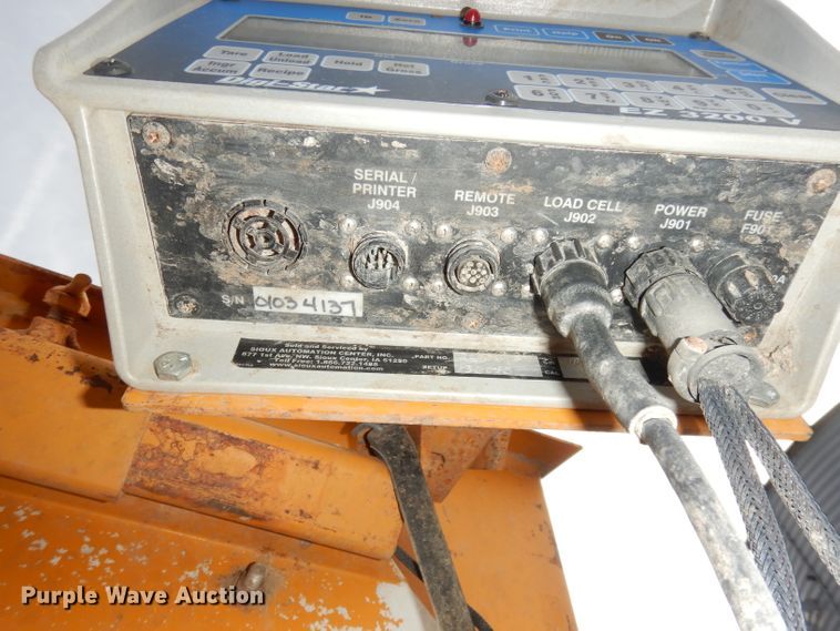 image for item DH8779 Kuhn Knight 3130  feed mixer