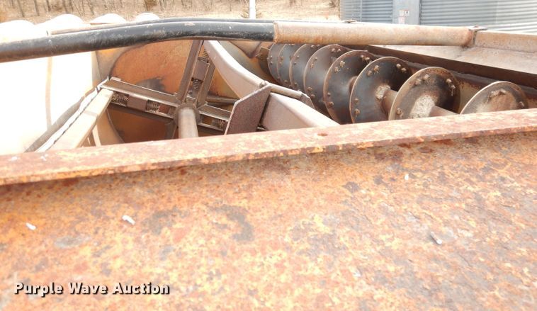 image for item DH8779 Kuhn Knight 3130  feed mixer