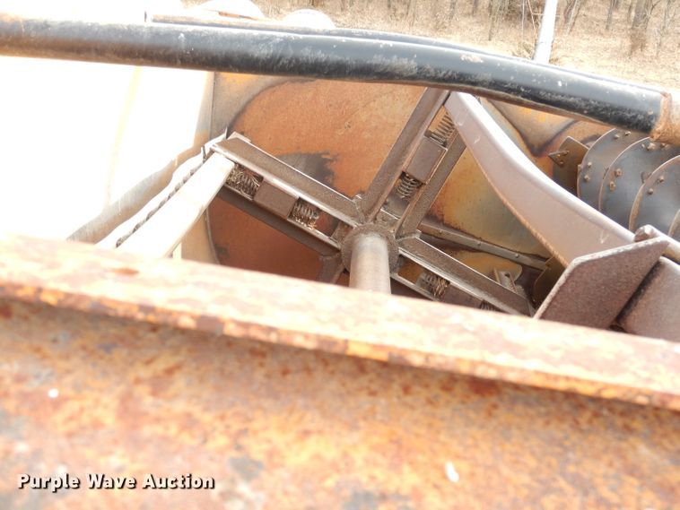 image for item DH8779 Kuhn Knight 3130  feed mixer