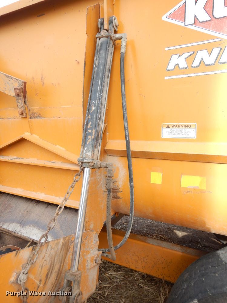 image for item DH8779 Kuhn Knight 3130  feed mixer