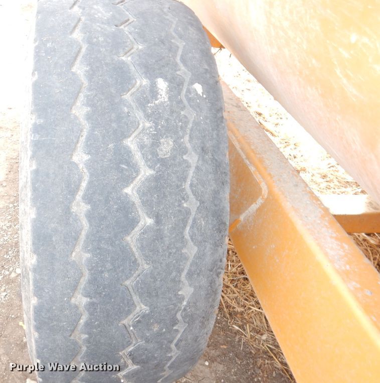 image for item DH8779 Kuhn Knight 3130  feed mixer