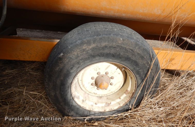 image for item DH8779 Kuhn Knight 3130  feed mixer