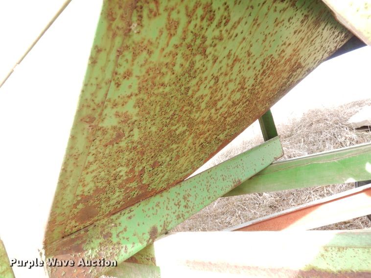 image for item DH8780 Huskee  gravity wagon