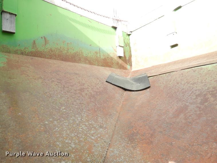 image for item DH8780 Huskee  gravity wagon