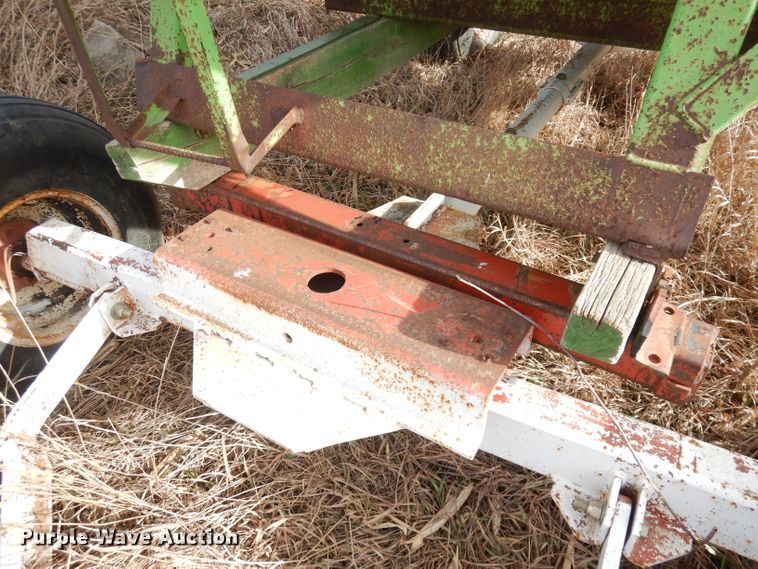 image for item DH8780 Huskee  gravity wagon