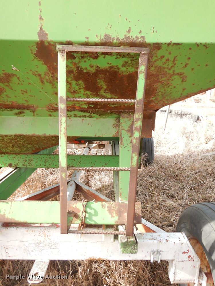 image for item DH8780 Huskee  gravity wagon