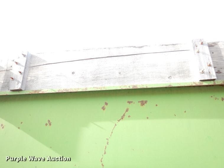 image for item DH8780 Huskee  gravity wagon