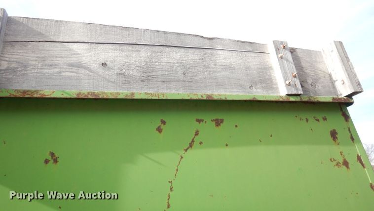 image for item DH8780 Huskee  gravity wagon