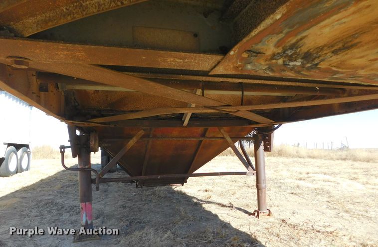 image for item DJ7555 1985 Merritt  grain trailer