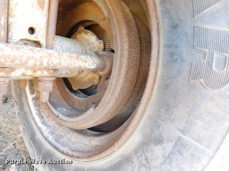 image for item DJ7555 1985 Merritt  grain trailer