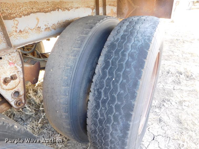 image for item DJ7555 1985 Merritt  grain trailer