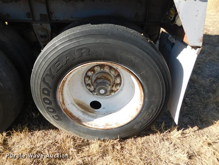 image for item DJ7555 1985 Merritt  grain trailer