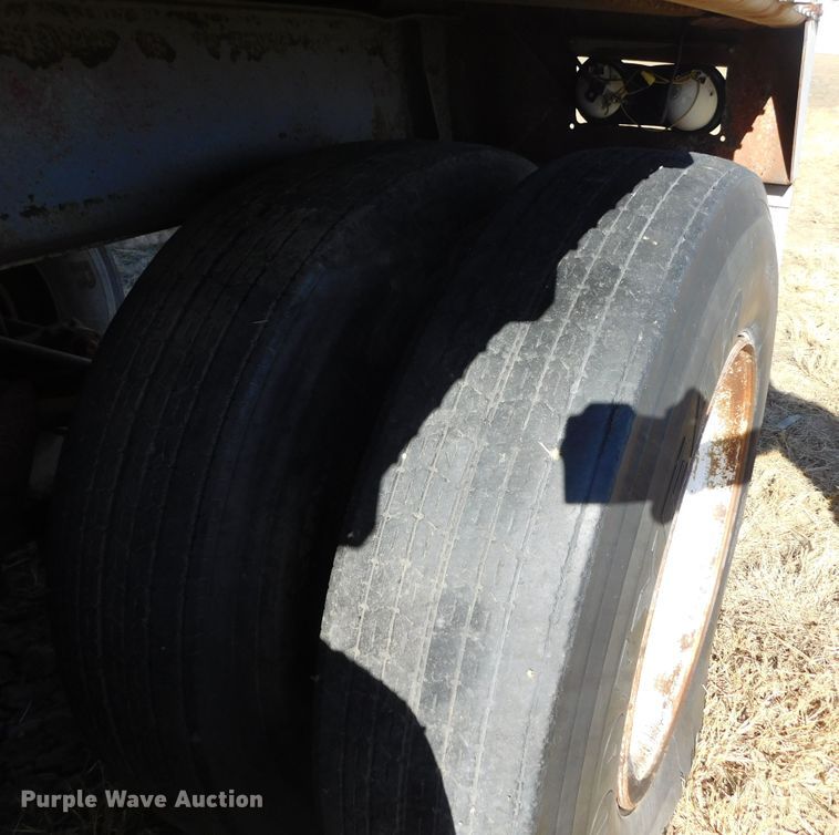image for item DJ7555 1985 Merritt  grain trailer