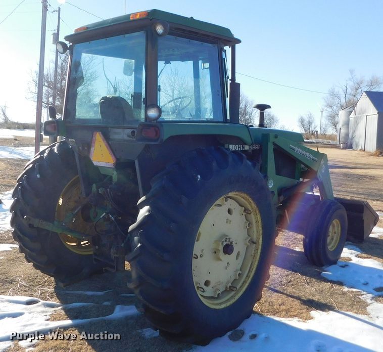 image for item DJ7577 1982 John Deere 4240  tractor