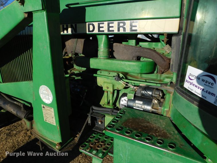 image for item DJ7577 1982 John Deere 4240  tractor