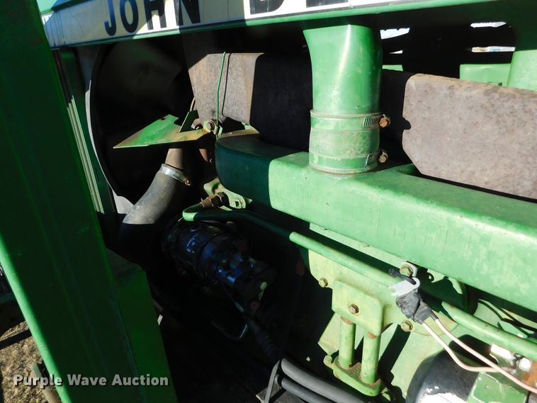 image for item DJ7577 1982 John Deere 4240  tractor