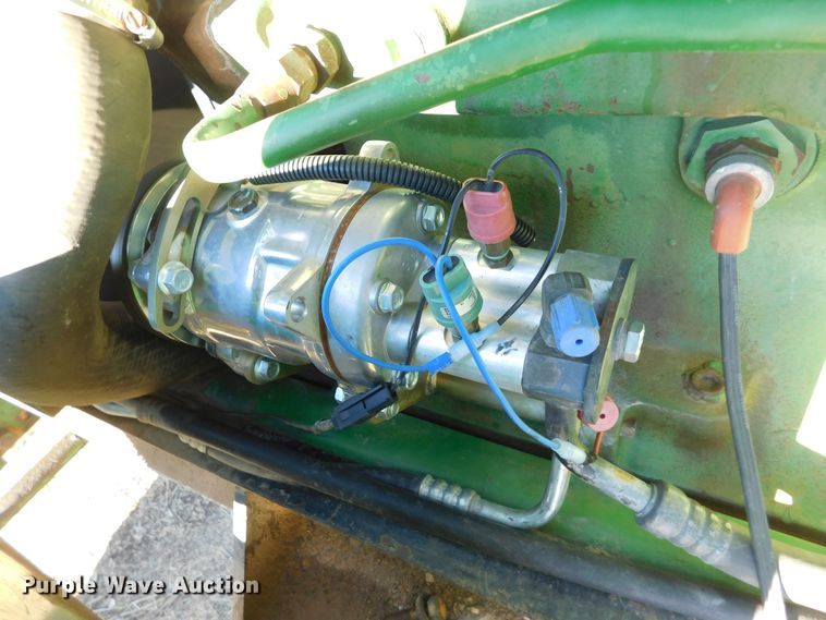 image for item DJ7577 1982 John Deere 4240  tractor