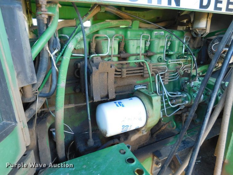 image for item DJ7577 1982 John Deere 4240  tractor