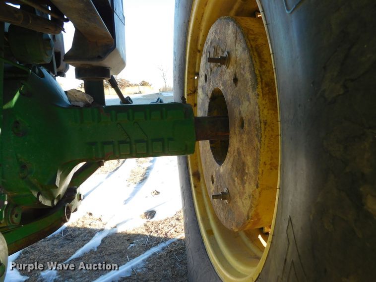 image for item DJ7577 1982 John Deere 4240  tractor