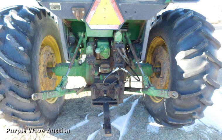 image for item DJ7577 1982 John Deere 4240  tractor