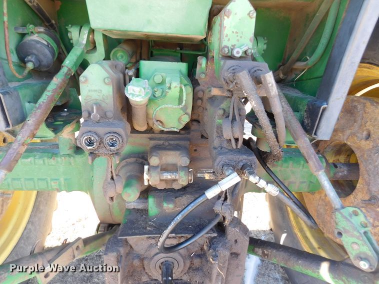 image for item DJ7577 1982 John Deere 4240  tractor