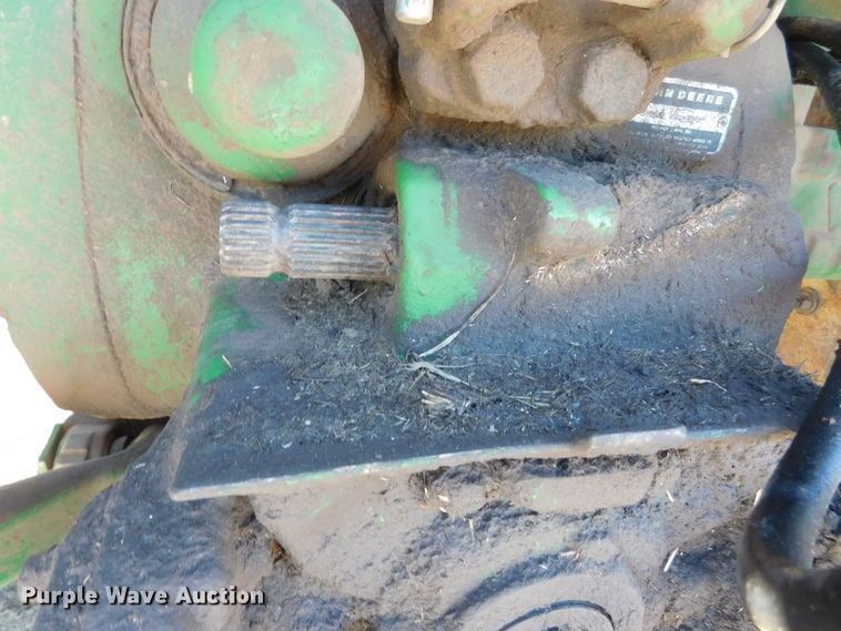 image for item DJ7577 1982 John Deere 4240  tractor