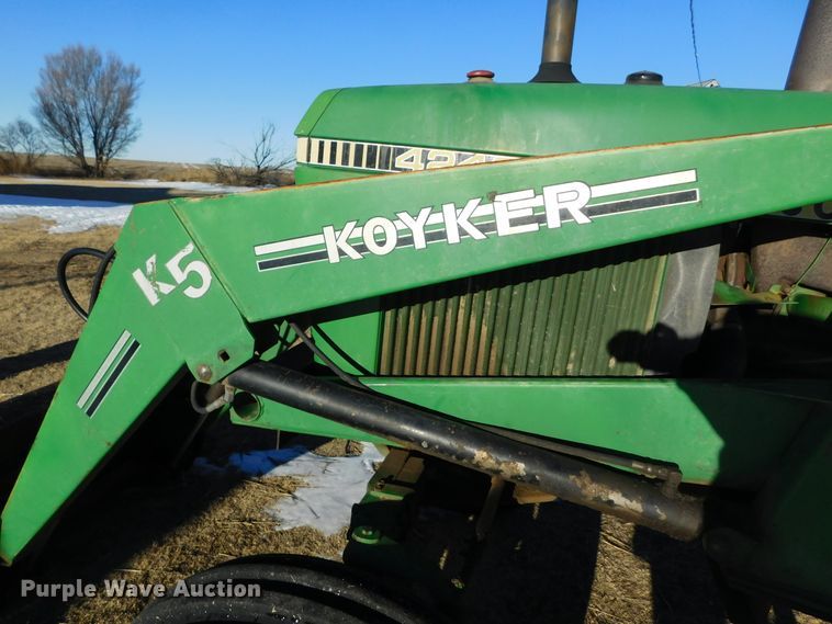 image for item DJ7577 1982 John Deere 4240  tractor