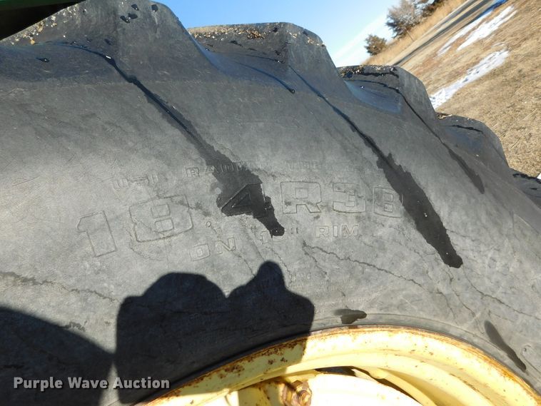 image for item DJ7577 1982 John Deere 4240  tractor