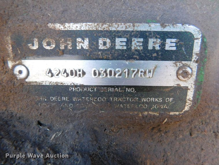 image for item DJ7577 1982 John Deere 4240  tractor