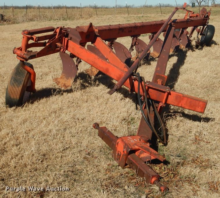 image for item DJ8924 Case  seven bottom plow