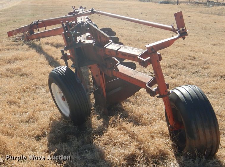 image for item DJ8924 Case  seven bottom plow