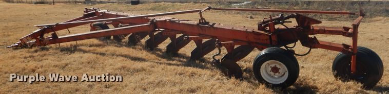 image for item DJ8924 Case  seven bottom plow