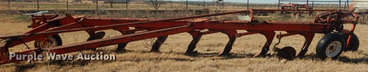 image for item DJ8924 Case  seven bottom plow