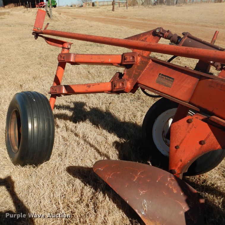 image for item DJ8924 Case  seven bottom plow