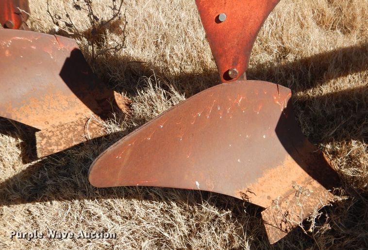 image for item DJ8924 Case  seven bottom plow